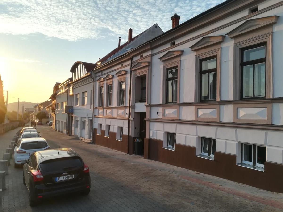 Aradi Apartman Pécs Extérieur photo